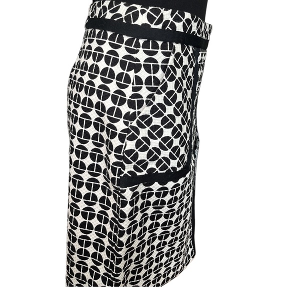 Trina Turk Patterned Front Slit Mini Skirt, Black and White, size 4 - Picture 8 of 16